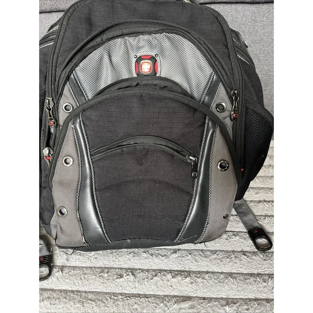 Wenger SWISS GEAR Synergy Pro 16 inch Laptop Backpack Black & Gray Shock Absorb